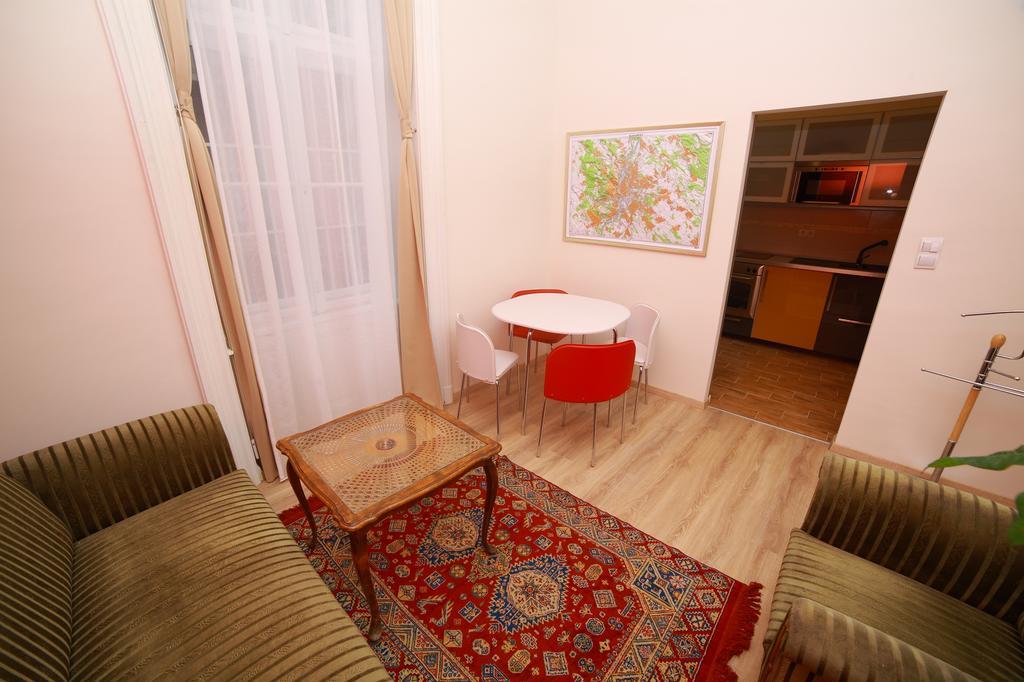 شقة Flat On Andrassy Avenue بودابست المظهر الخارجي الصورة